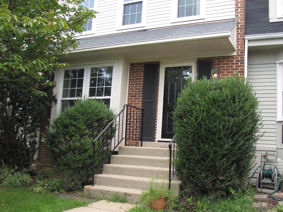 1st image of 13318 Foxhole Dr