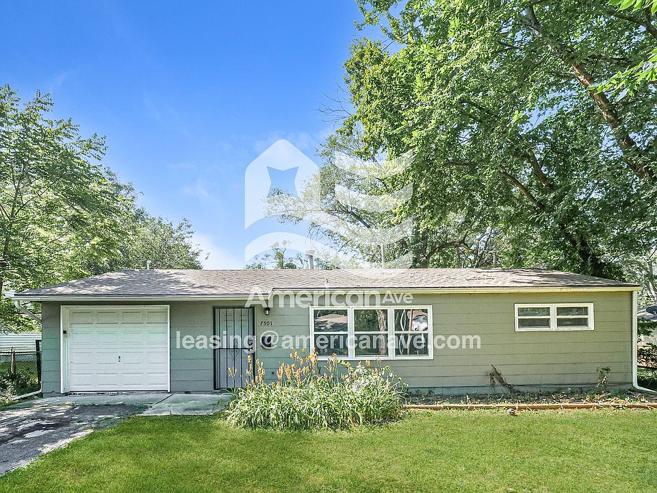 332811_001_front_view_1.jpg