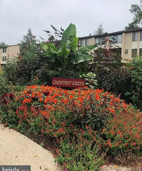 11-8 Aspen Way — Photo 1