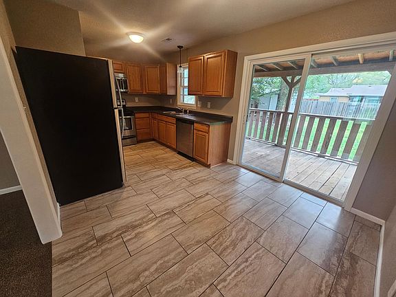 Dining & kitchen