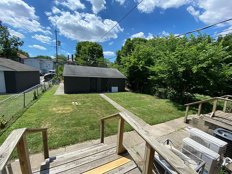 E 15th Ave 425-427 TNB — Photo 20