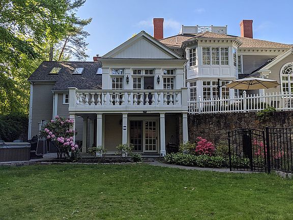 Private ground floor suite