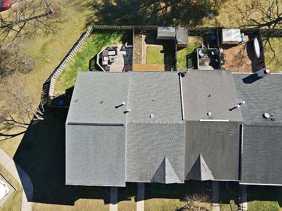 5th image of 110 Aston Ct
