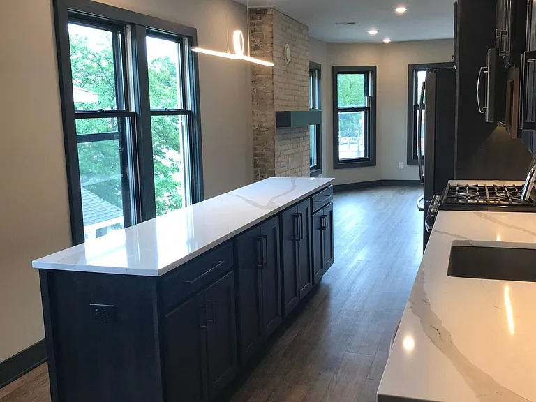 909 Wealthy St SE #EAST — Photo 2