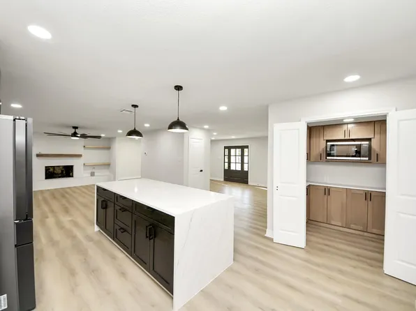 10806 Olympia Dr, Houston, TX 77042