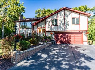 19 Beechnut Dr, Johnston, RI 02919