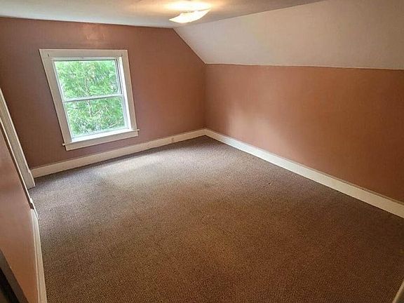 3rd image of 213 N 4th Ave