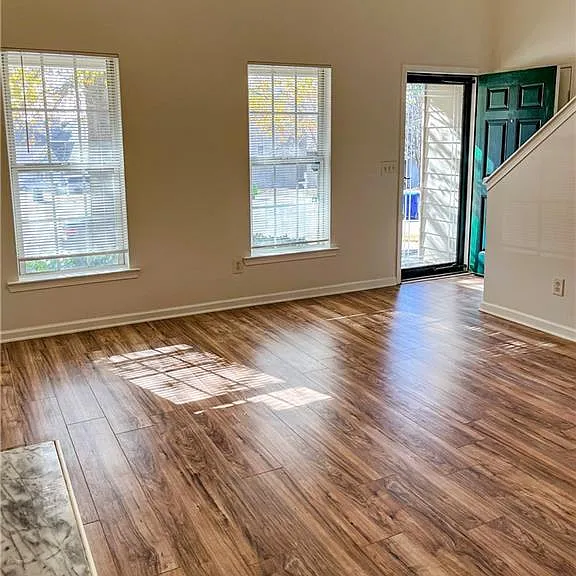 9673 Pine Ct — Photo 2