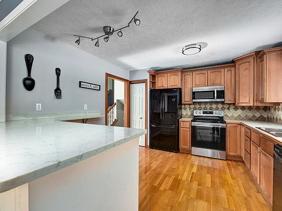 3rd image of 13286 Boston Rd