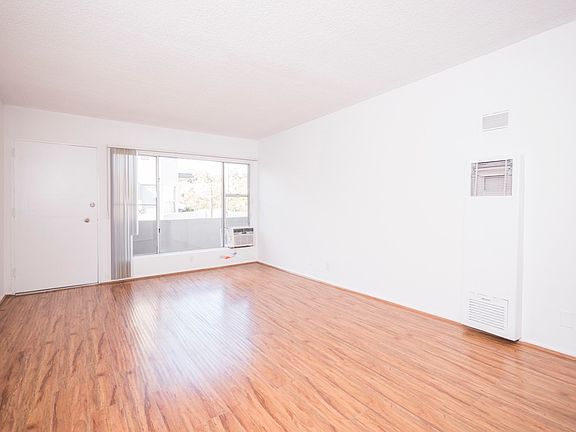 4th image of 1815-3 S Harvard Blvd #312