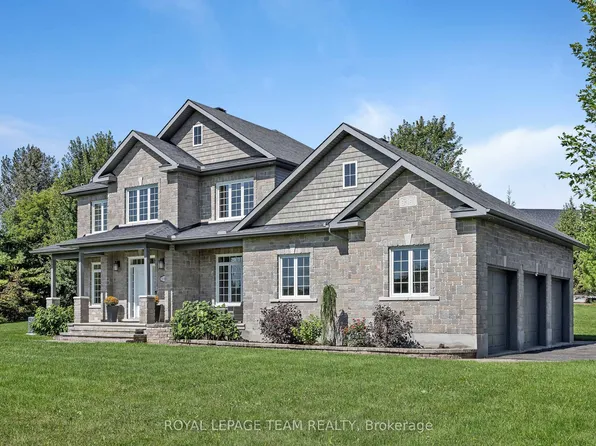 8351 Lourdes Way, Ottawa, ON K0A 2P0