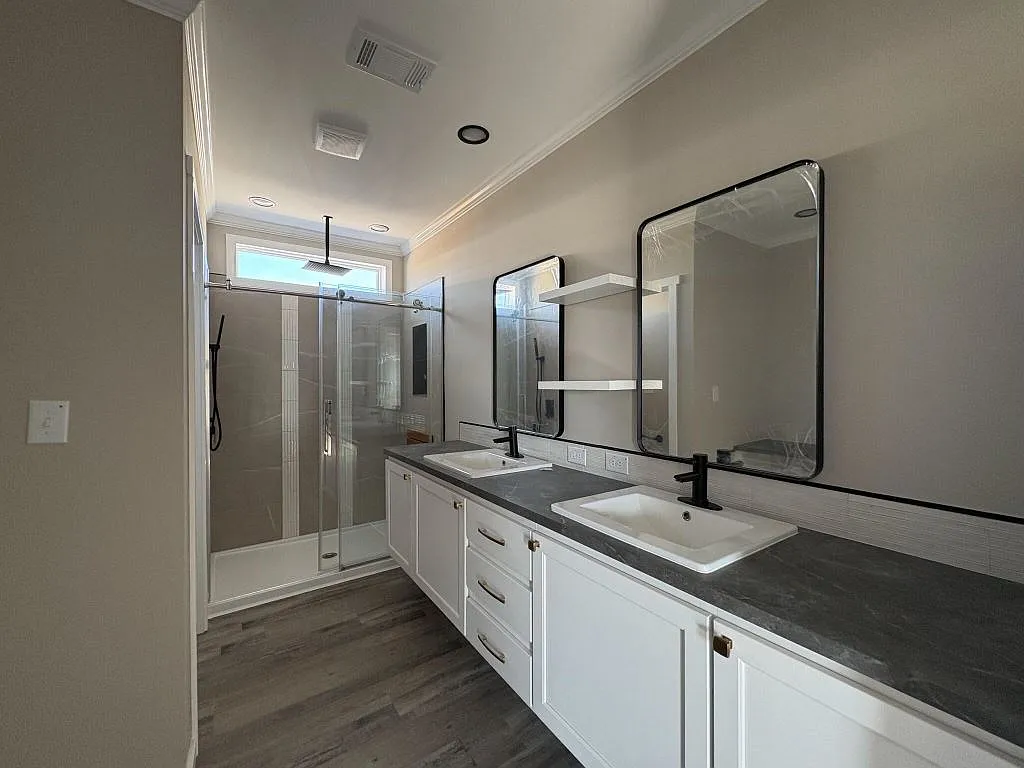3 bed, 2.0 bath, 1460 sqft, $1,599 — Photo 2