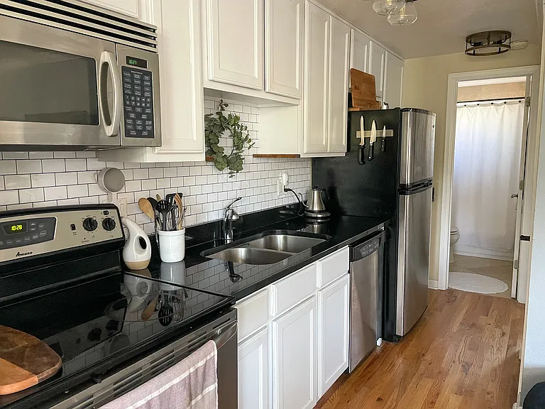 529 N Washington St #205 — Photo 3