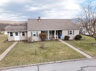 830 Sage Hill Dr, Williamsburg, PA 16693