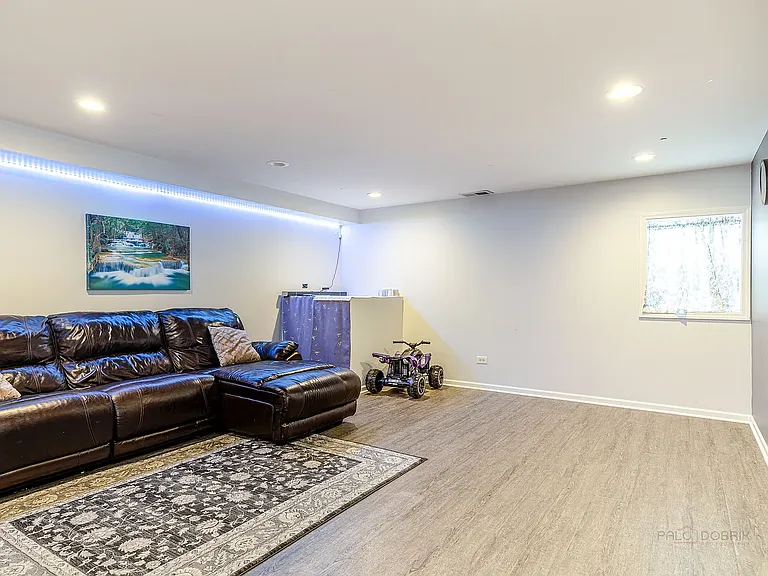 756 Woodewind Dr — Photo 5