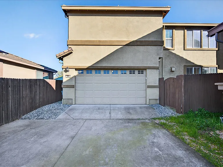 390 Caravaggio Cir — Photo 86