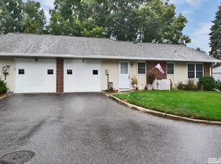 172 Ventry Ct UNIT A, Ridge, NY 11961