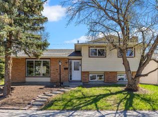 221 W Madeira Cres NE, Calgary, AB T2A4N3