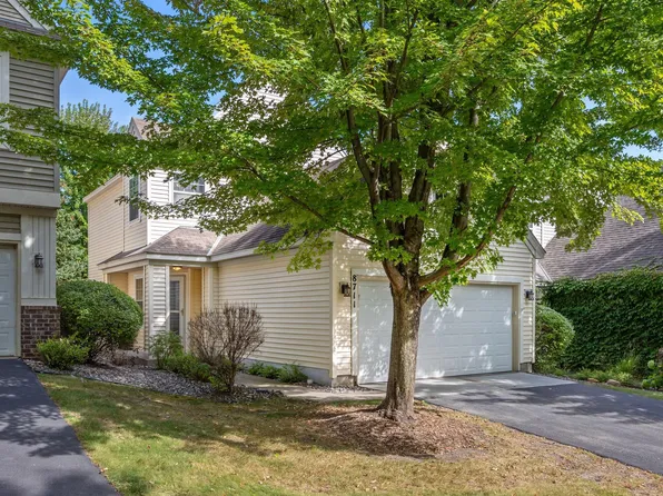 8711 N Bay Dr, Chanhassen, MN 55317