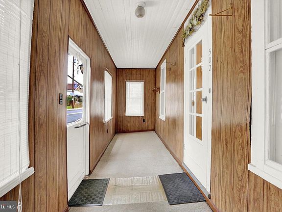 3rd image of 502 Valley St