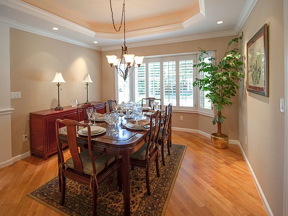 4th image of 18694 Carriage Hill Dr