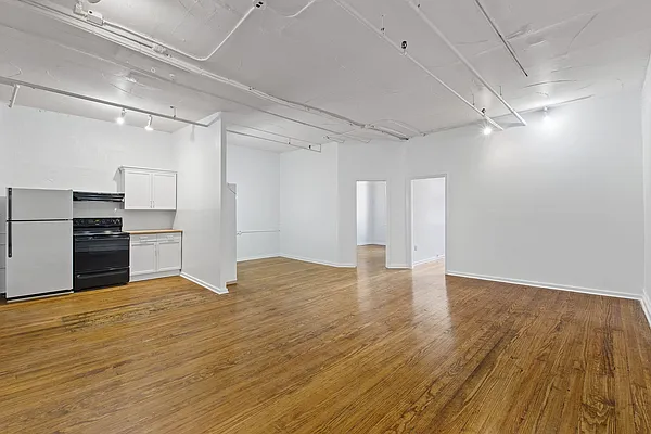 Rented by Avenues Real Estate | media 2