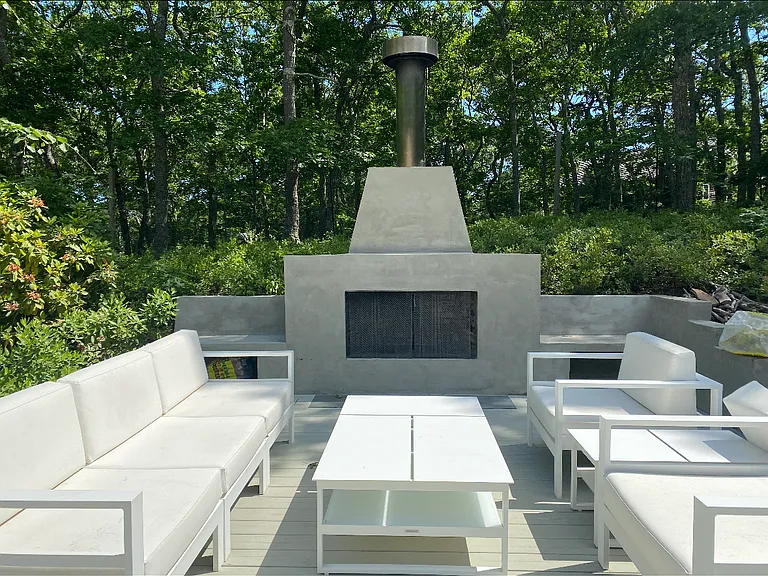 15 Jonathan Dr — Photo 15