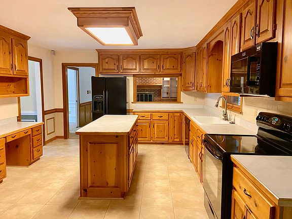 4th image of 1209 Claytor Ct