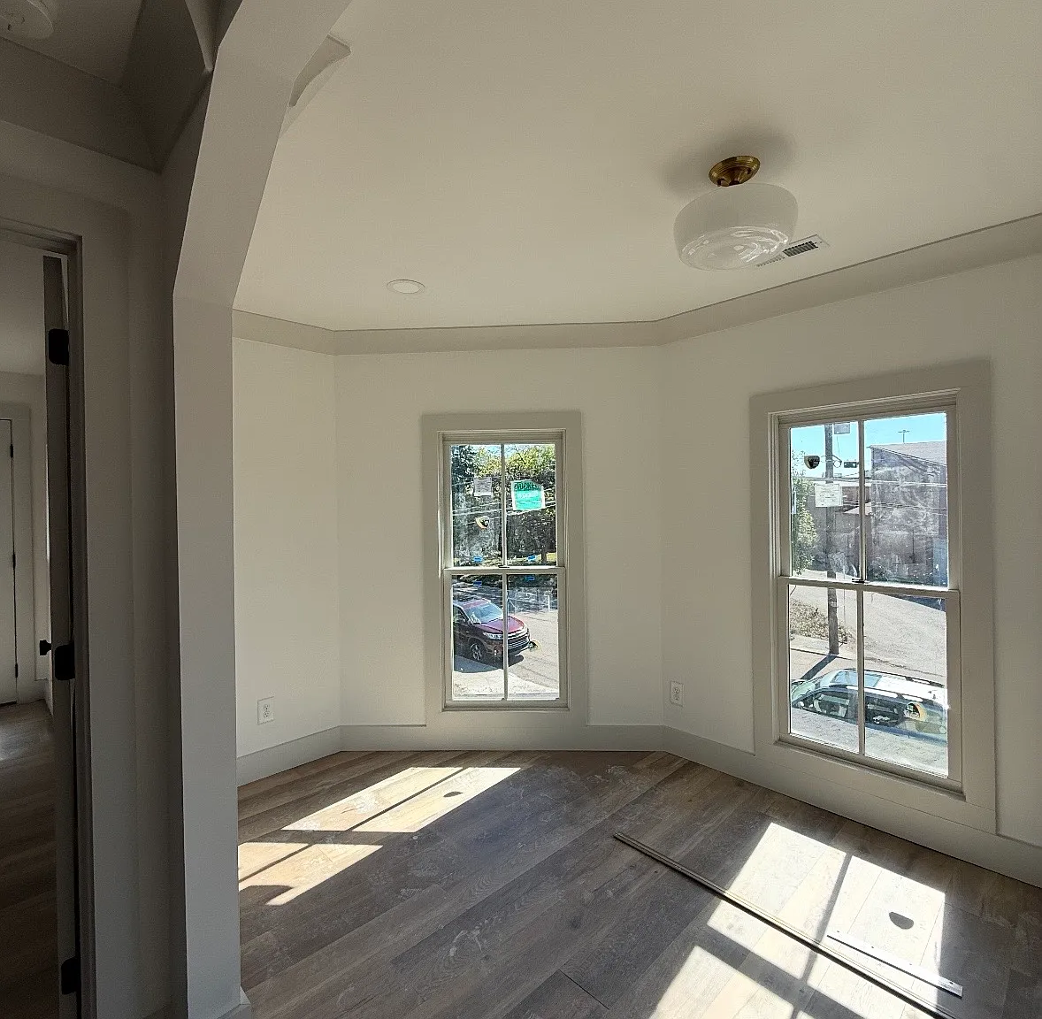 4 bed, 3.5 bath, 2016 sqft, $6,000 — Photo 2