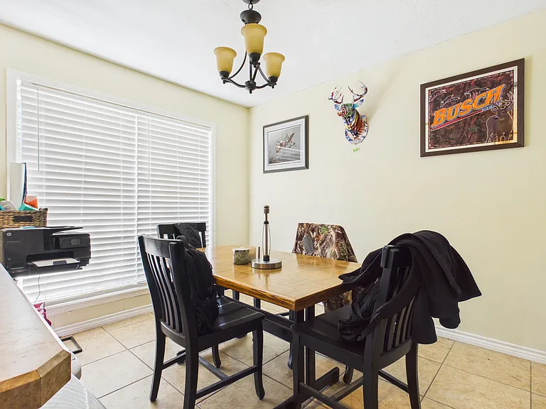 1813 Langford St — Photo 13