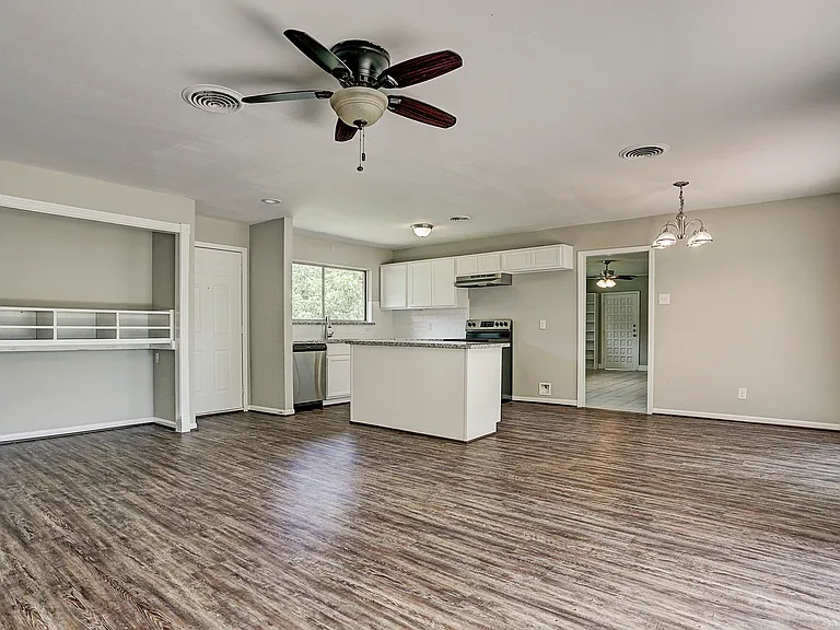 1803 Jones St — Photo 4