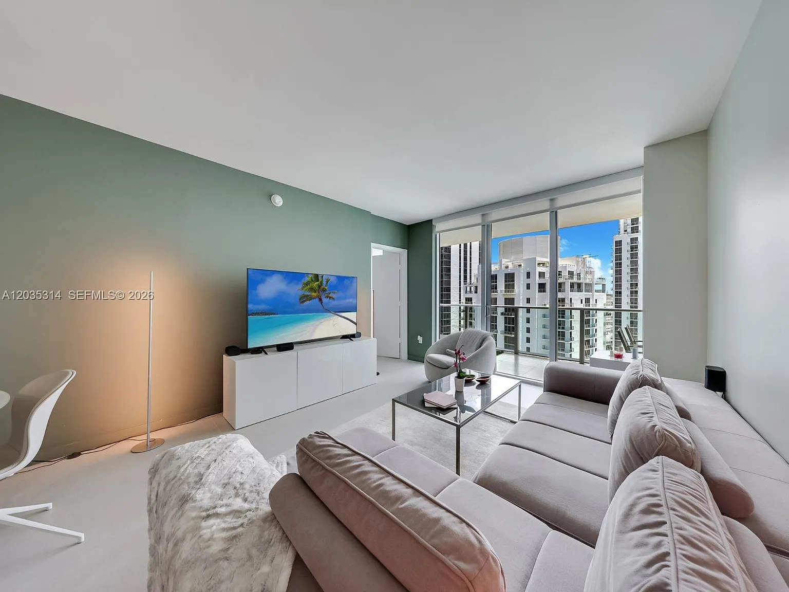 1100 Millecento Residence — Photo 3