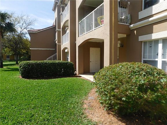 3rd image of 5060 Fairways Cir APT 107