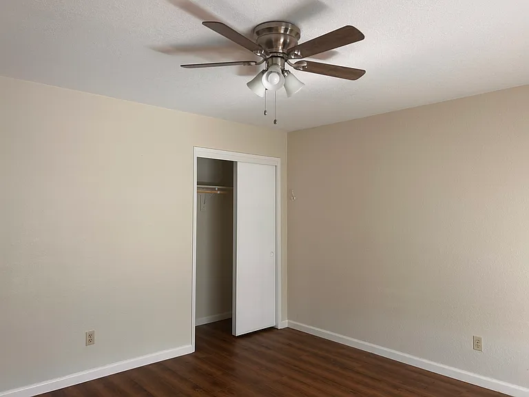 1610 Fir St — Photo 15