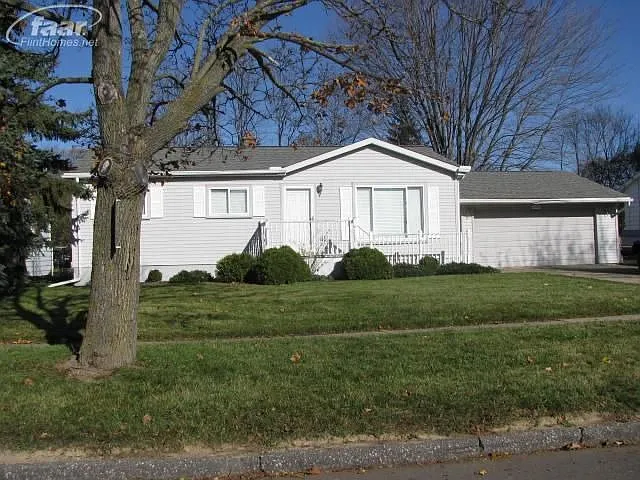5484 Westchester Dr photo 1