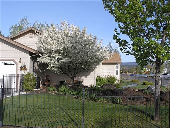 2nd image of 480 N Mesa St