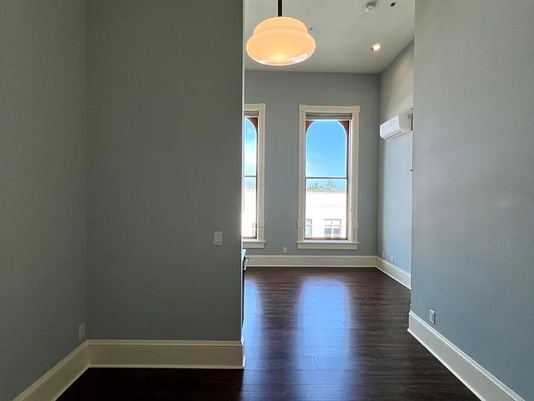 307 N Pearl St — Photo 11