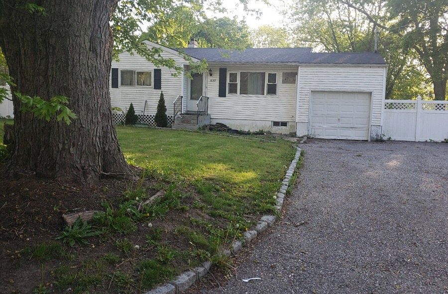1st image of 832 Americus Ave