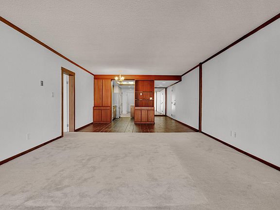 4th image of 3940 Gresham St Unit 252