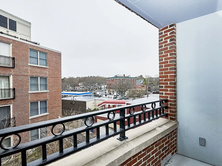 110 Cypress St — Photo 10