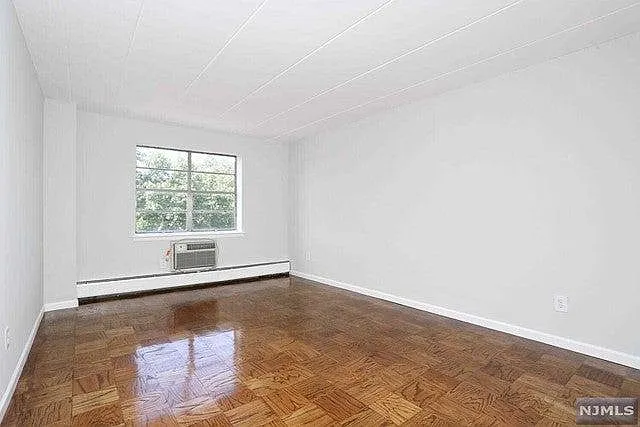 25 Jefferson St #6D — Photo 16