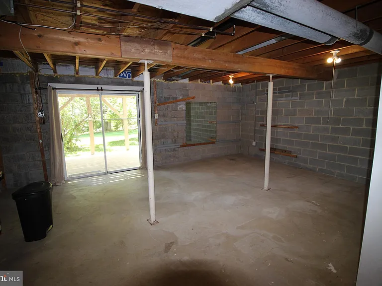 1632 McNelis Dr — Photo 14