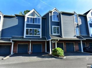 206 Cambridge Dr, Ramsey, NJ 07446