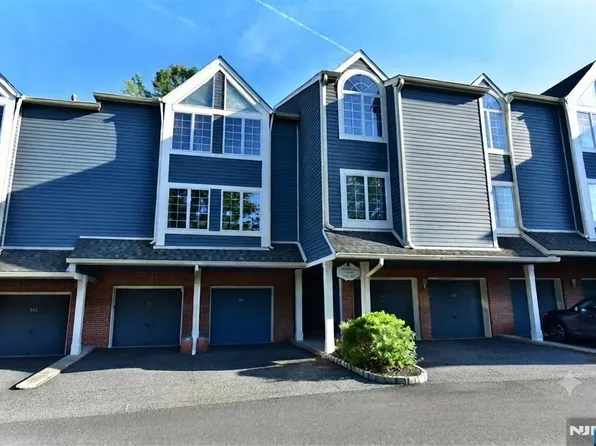206 Cambridge Dr, Ramsey, NJ 07446