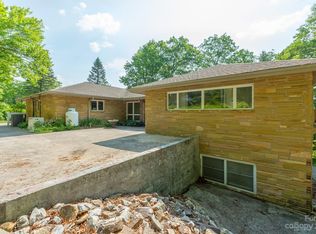 104 Azalea Ln, Spruce Pine, NC 28777