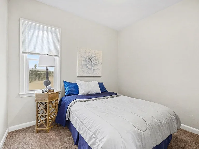 20801 Elroy Ave — Photo 8