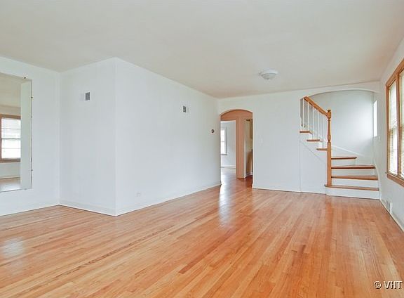 3rd image of 1901 N 75th Ct