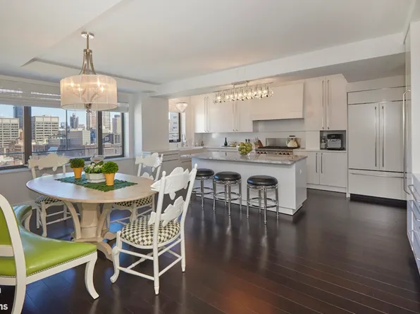 875 5th Avenue image 1 of 12