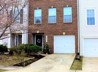 45554 Lakemont Sq, Sterling, VA 20165