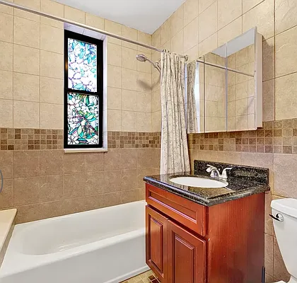 Rented by REMAX Elite | media 14